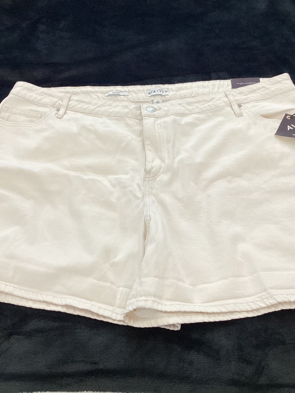 Ava & Viv Midi Shorts, NEW WITH TAGS, off-white denim shorts, size 24